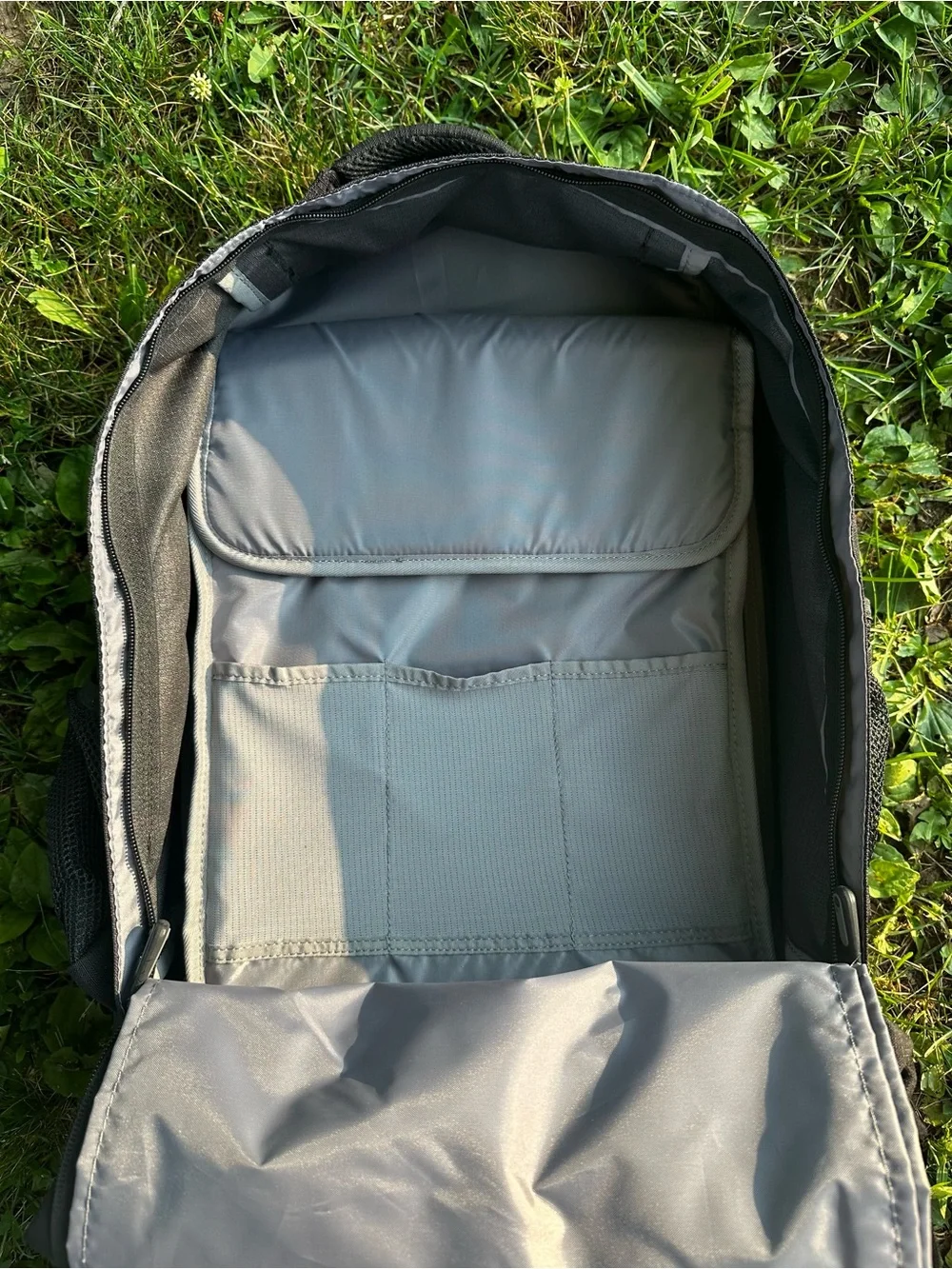 Samsonite Black and Dark Gray Rolling Men's Backpack